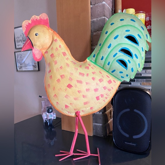 Colourful metal chicken sculpture - Picture 1 of 1